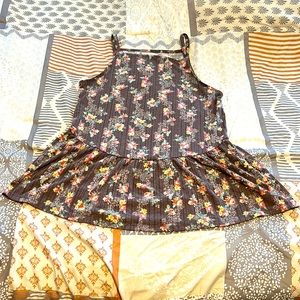 Maurice’s size small tank top!